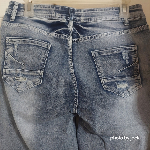 Denim Jean Capri Pants - Picture 4 of 4